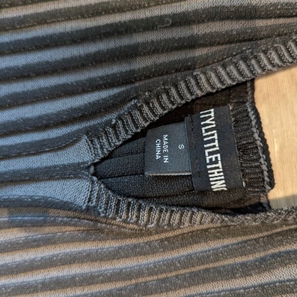 ribbed flare pants and halter top two piece set - Picture 3 of 4